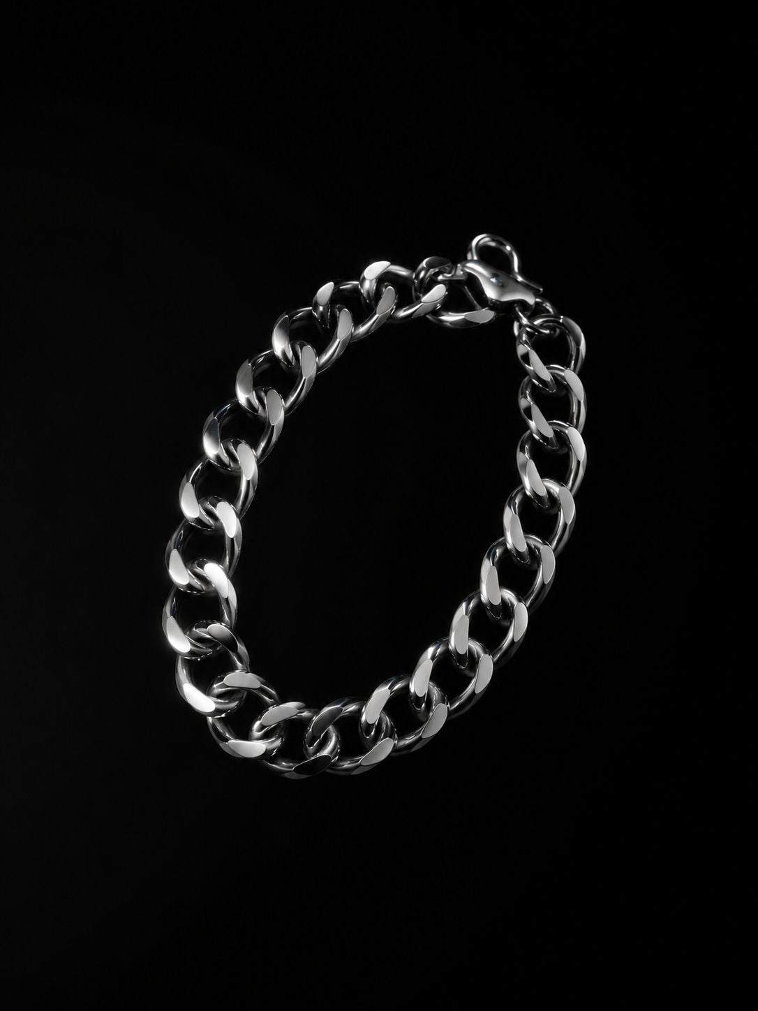 DEAD WEIGHT — Chunky Silver Curb Chain Bracelet