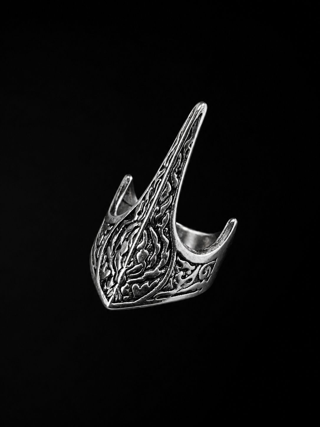 VOID CLAW — Sculptural Silver Statement Ring